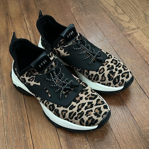 Steve Madden leopard print sneakers - Picture 1 of 8